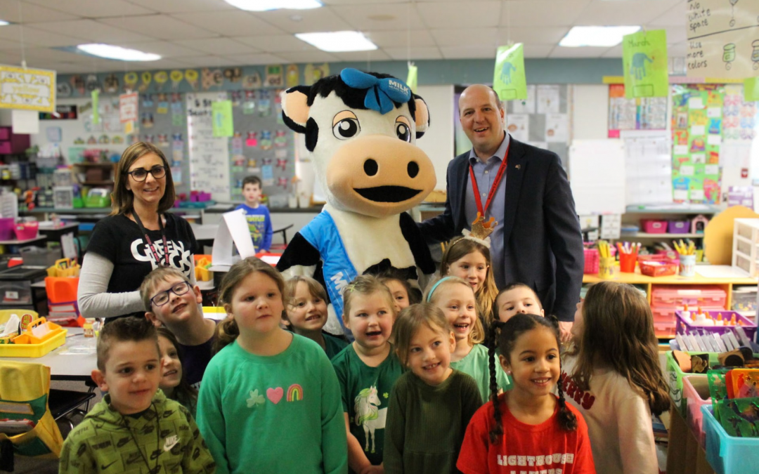 Sen. Hertel Celebrates National School Breakfast Week with Students, Staff at Lighthouse Elementary