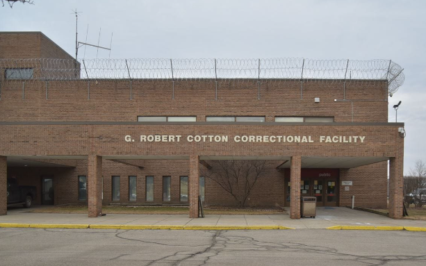Sen. Shink Meets with Jackson Area Corrections Officers to Hear Concerns